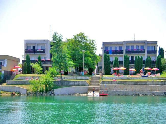 Hotel Fortuna Senec Exteriör bild