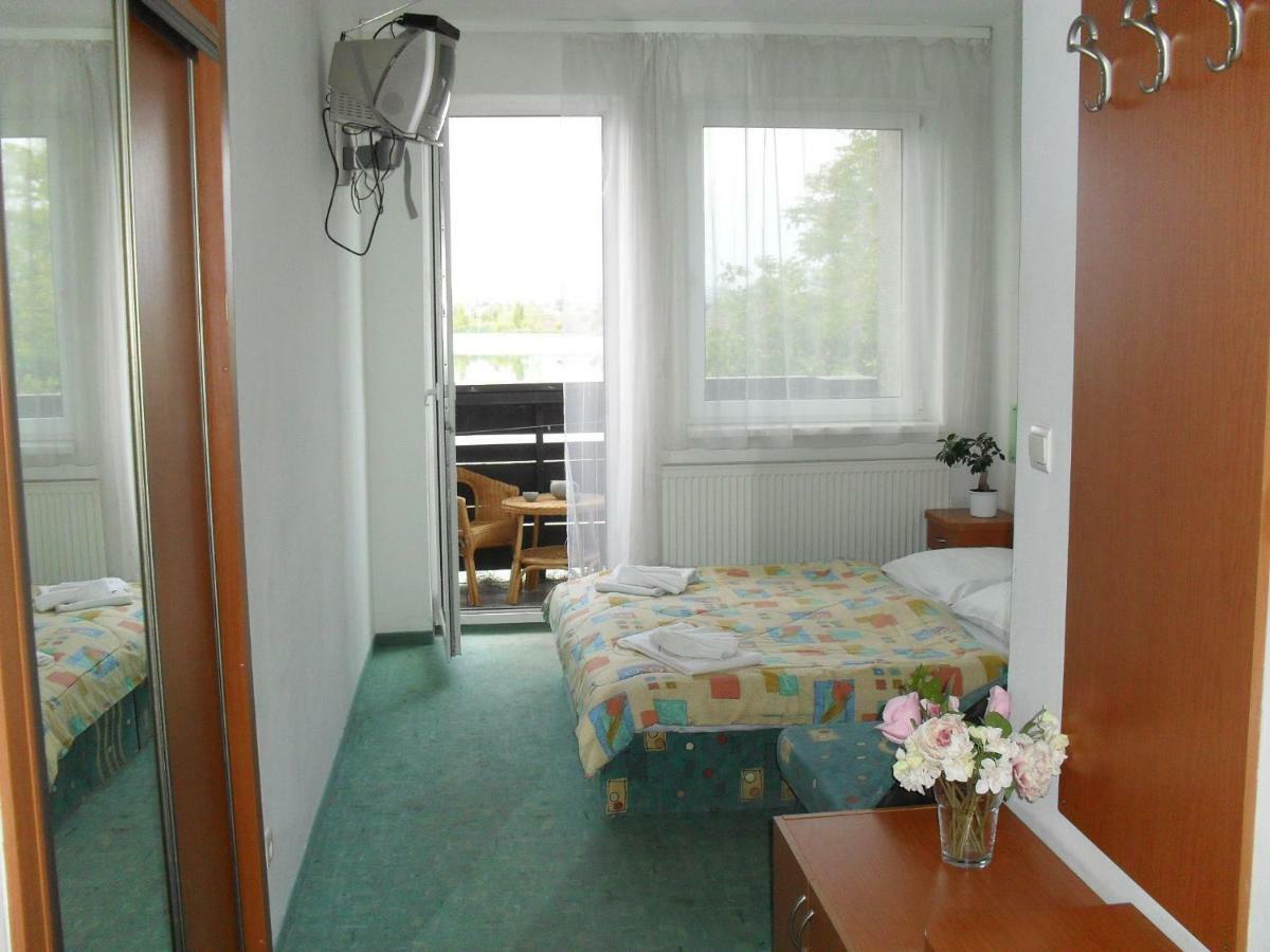 Hotel Fortuna Senec Rum bild